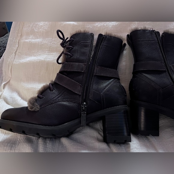 Ugg Ingrid Booties 7.5 Brown #1013800 shearling lined used gently 4x - Picture 7 of 15